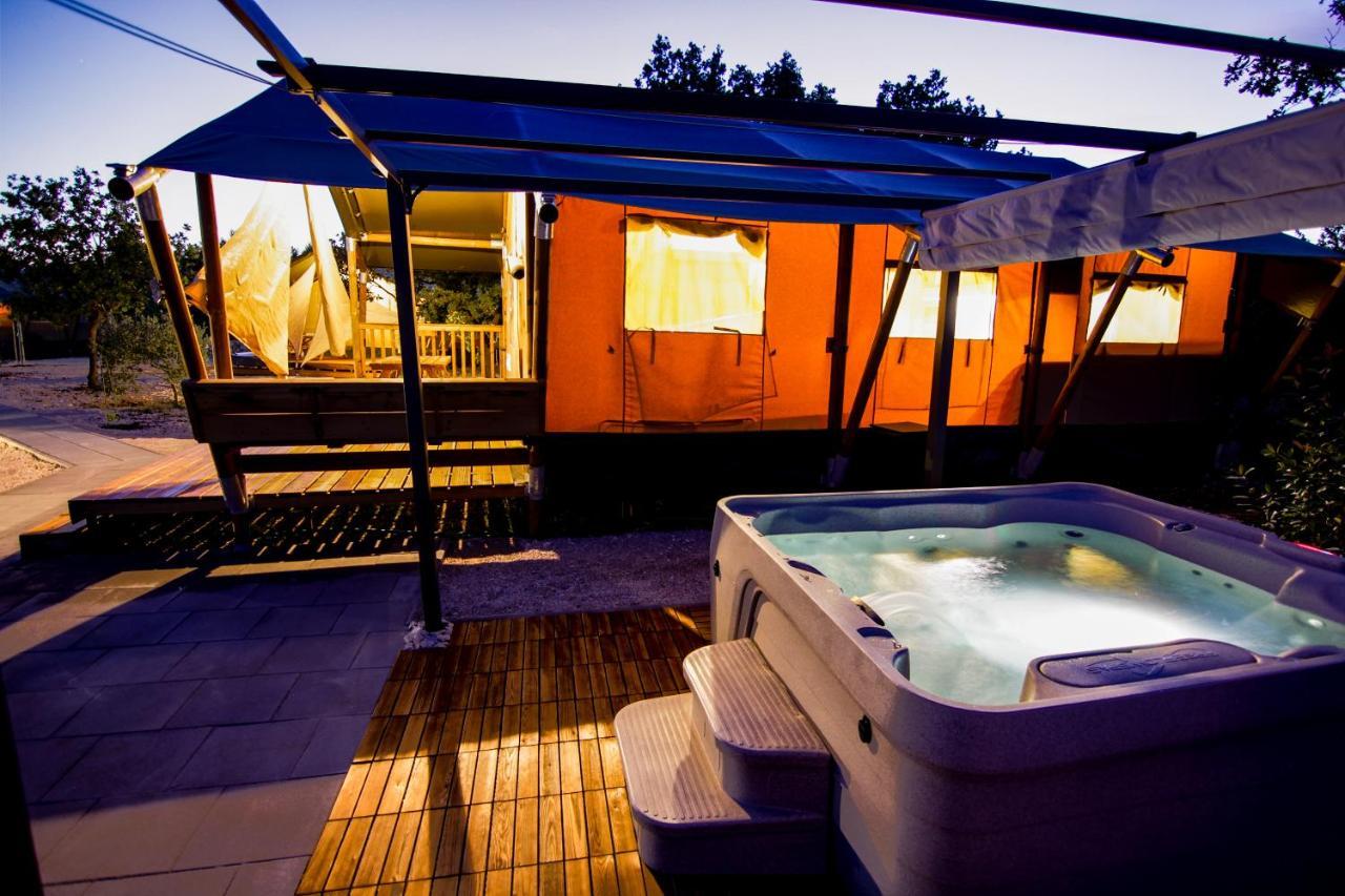Готель Grande Glamping With Pool Біоград-на-Мору Екстер'єр фото