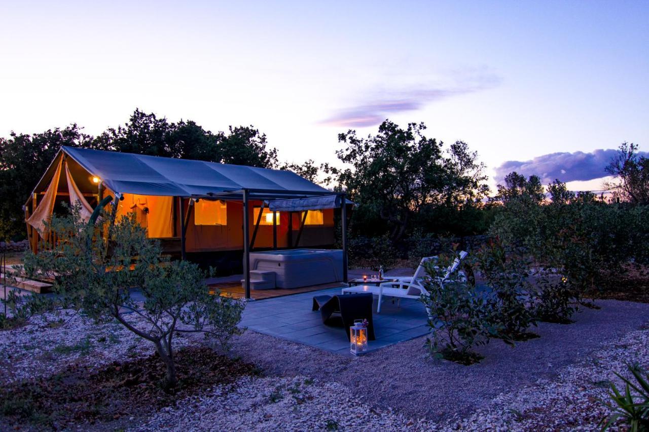 Готель Grande Glamping With Pool Біоград-на-Мору Екстер'єр фото
