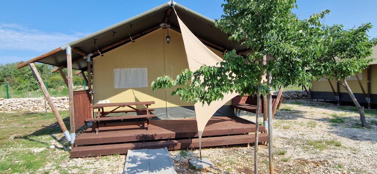Готель Grande Glamping With Pool Біоград-на-Мору Екстер'єр фото