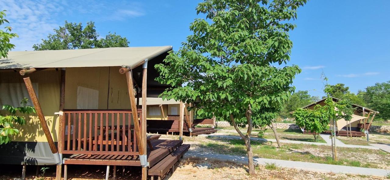 Готель Grande Glamping With Pool Біоград-на-Мору Екстер'єр фото