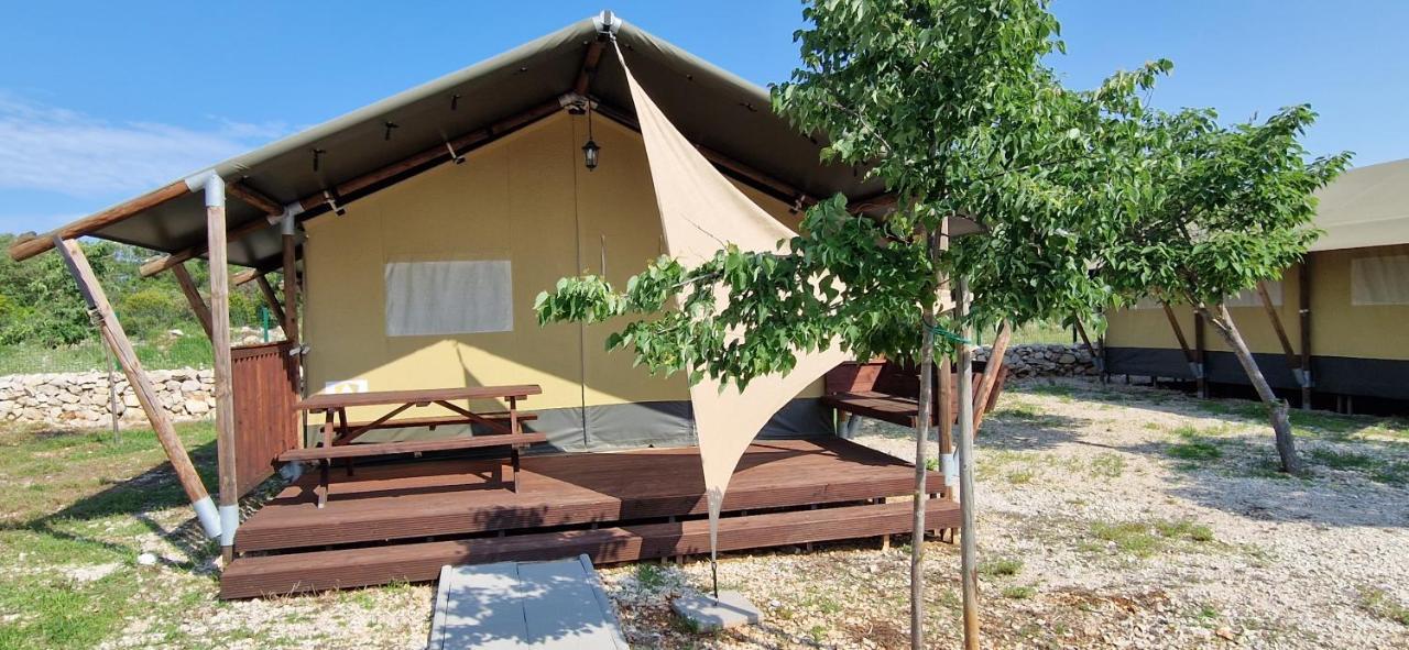 Готель Grande Glamping With Pool Біоград-на-Мору Екстер'єр фото