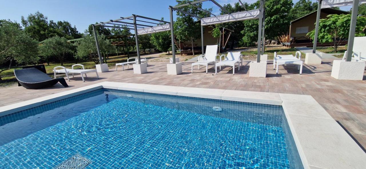Готель Grande Glamping With Pool Біоград-на-Мору Екстер'єр фото